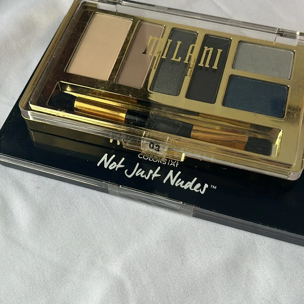 Eyeshadow Palettes Milani Smoky Essential Revlon Romantic Nudes